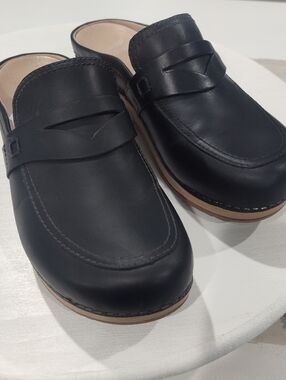 Dansko Black Leather Penny Mule Clogs In Size 38